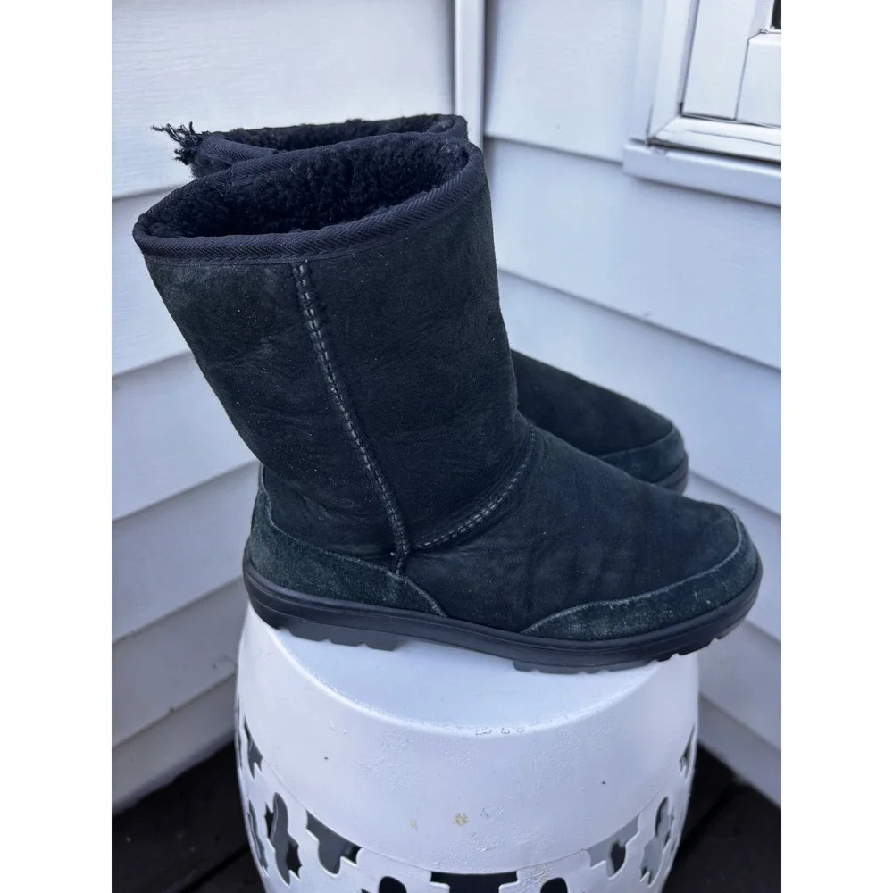 UGG Australia Black Suede Shearling Leather Winter Boots Warm Cozy Casual size 6